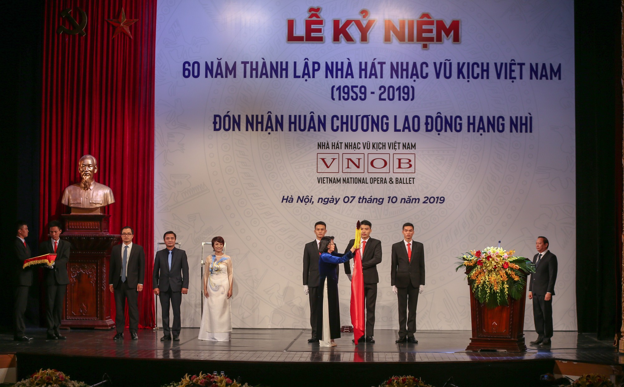 Lễ Kỷ niệm 60 năm Ngày thành lập Nhà hát Nhạc Vũ Kịch Việt Nam (1959-2019) và đón nhận Huân chương Lao động hạng Nhì của Chủ tịch nước - Ảnh 4.