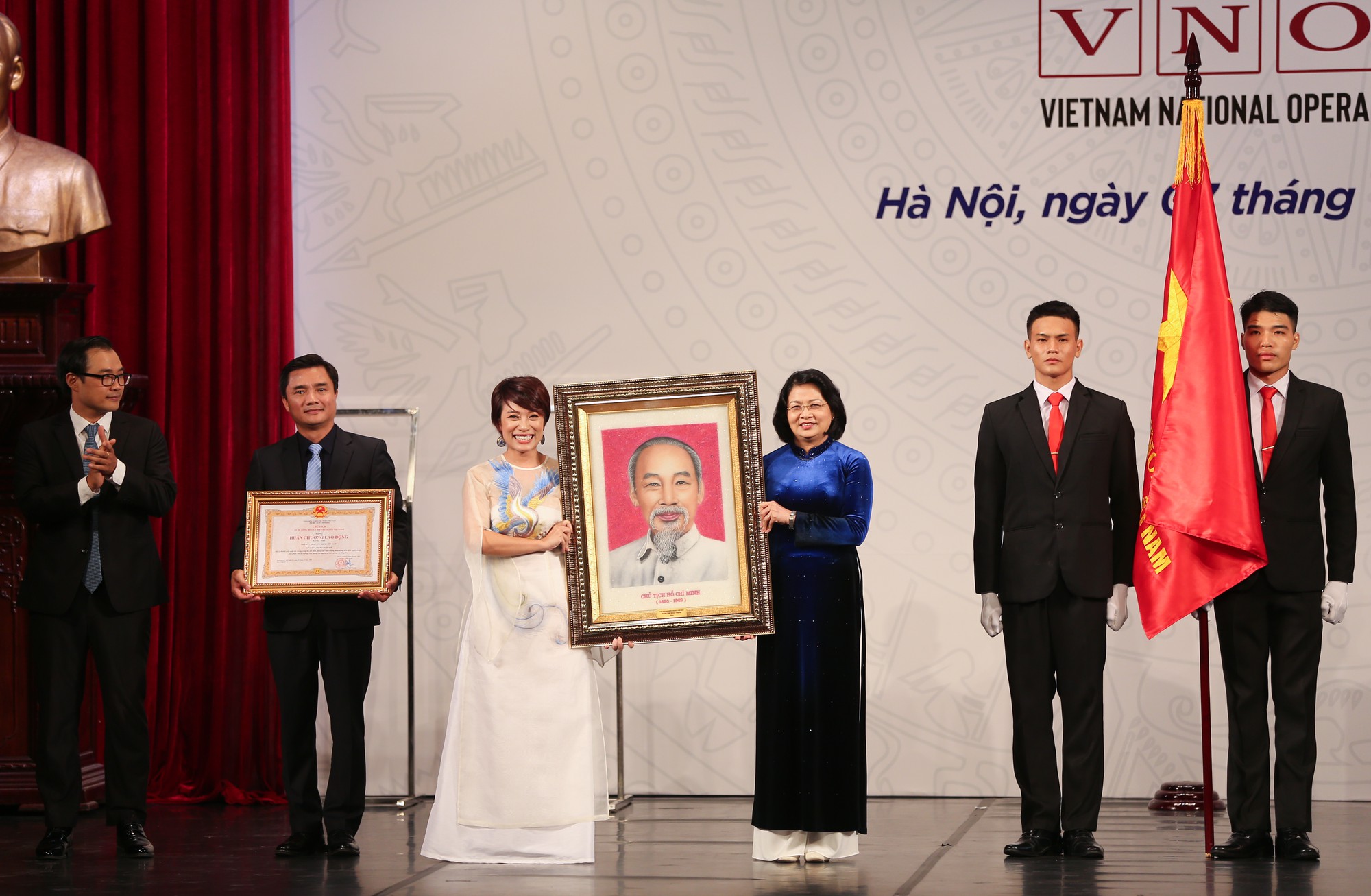Lễ Kỷ niệm 60 năm Ngày thành lập Nhà hát Nhạc Vũ Kịch Việt Nam (1959-2019) và đón nhận Huân chương Lao động hạng Nhì của Chủ tịch nước - Ảnh 8.