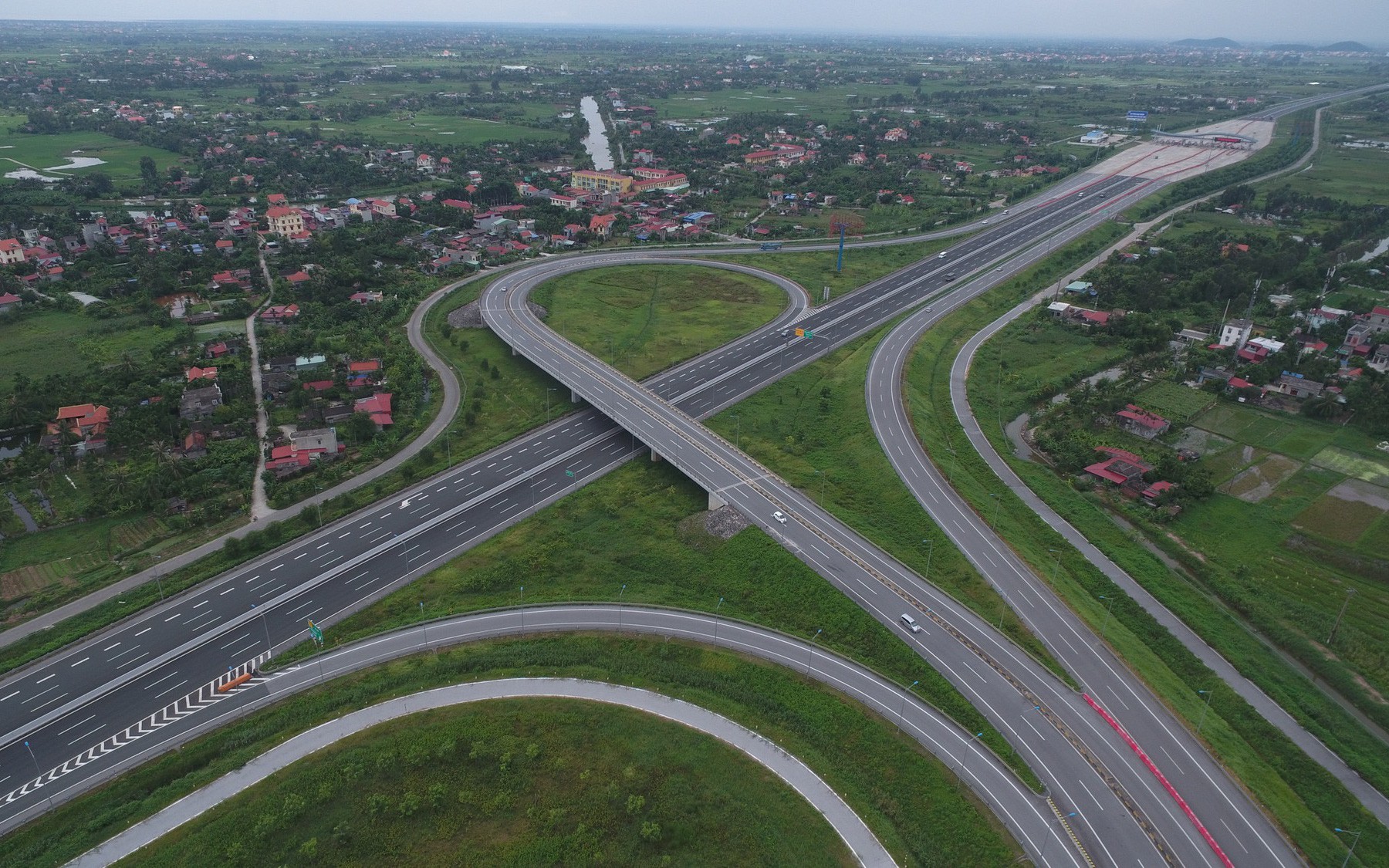 Quốc hội sẽ lấy ý kiến các đại biểu việc trích 4.069 tỷ đồng để trả nợ tiền GPMB dự án đường cao tốc Hà Nội-Hải Phòng - Ảnh 1.