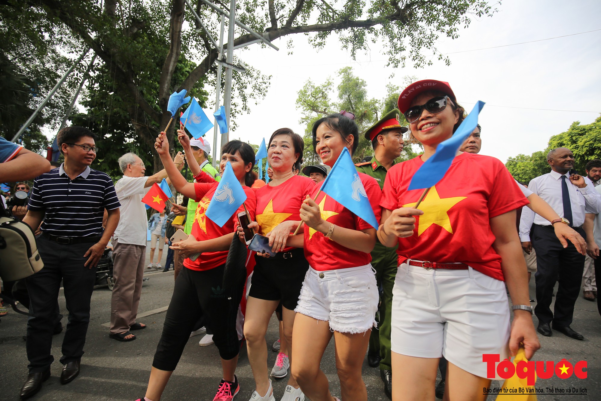 Lễ kỷ niệm 20 năm thành phố Hà Nội đón nhận danh hiệu “Thành phố Vì hòa bình” (7)