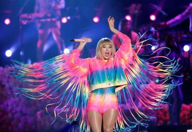 TAYLOR SWIFT TAYLOR SWIFT