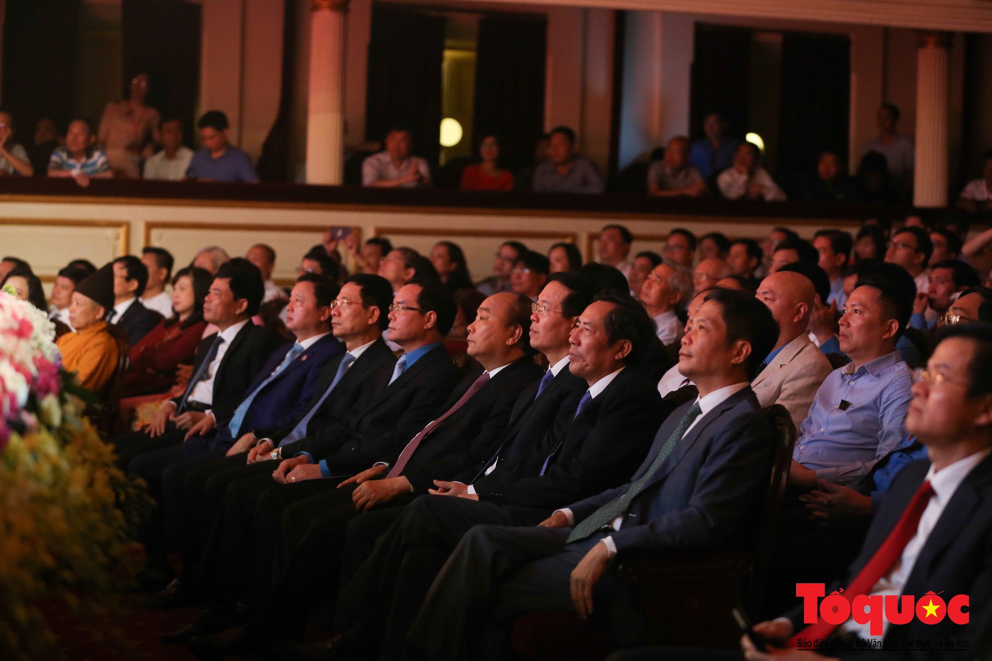 Thủ tướng Nguyễn Xuân Phúc trao Huân chương Lao động hạng Nhất cho Báo Lao Động (1