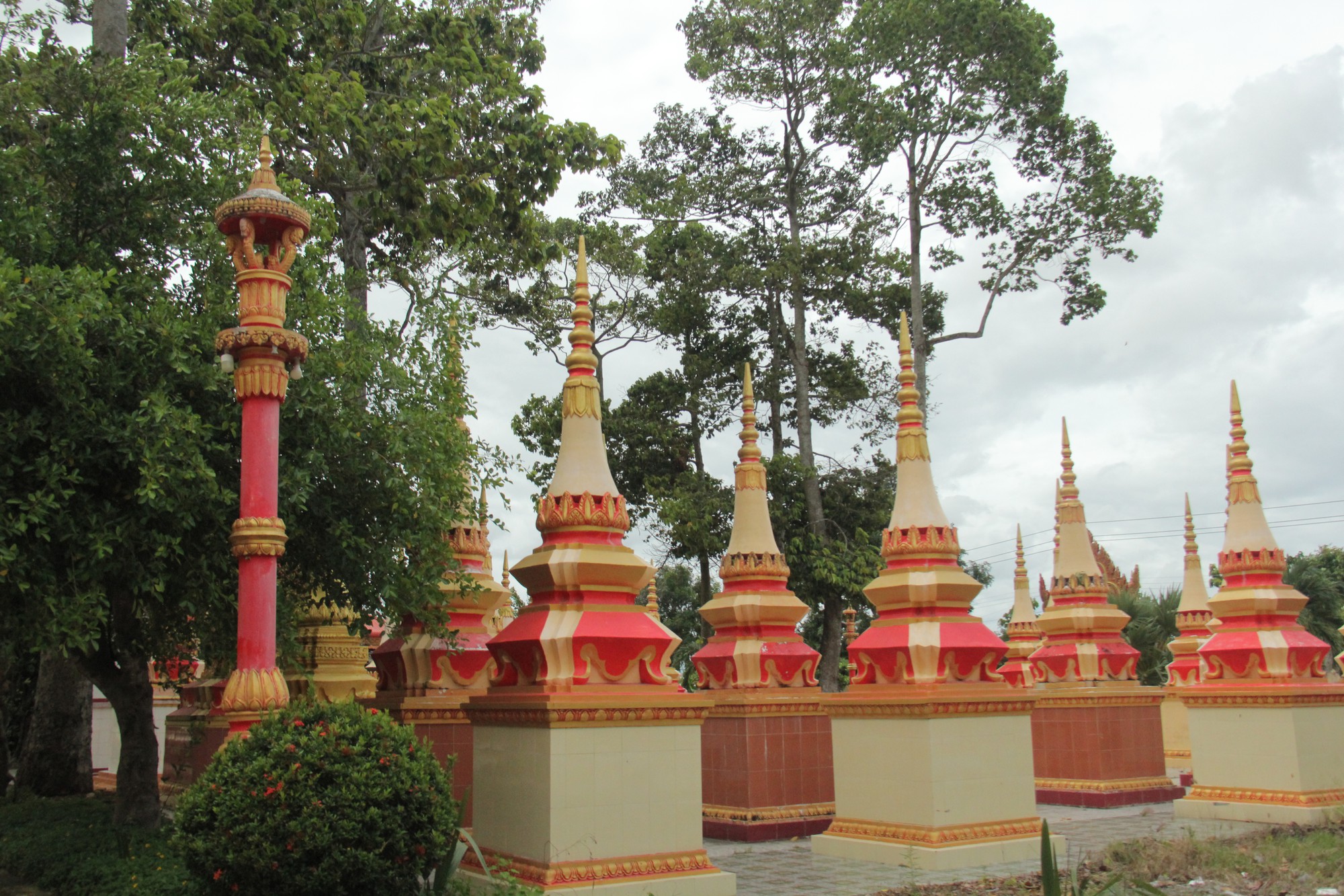 Xiêm Cán: Ngôi chùa Khmer lớn và lộng lẫy nhất ở Nam Bộ - Ảnh 22.