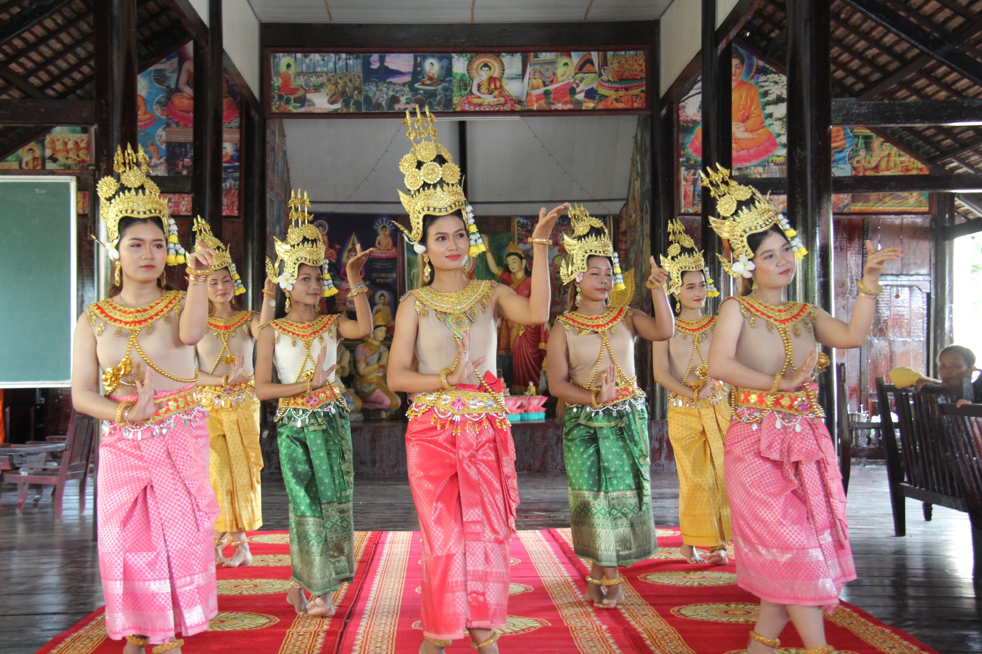 Xiêm Cán: Ngôi chùa Khmer lớn và lộng lẫy nhất ở Nam Bộ - Ảnh 19.