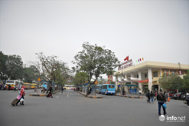 Ngày cận Tết các bến xe Hà Nội bỗng vắng tanh bất thường - Ảnh 9. Ngày cận Tết các bến xe Hà Nội bỗng vắng tanh bất thường - Ảnh 9.