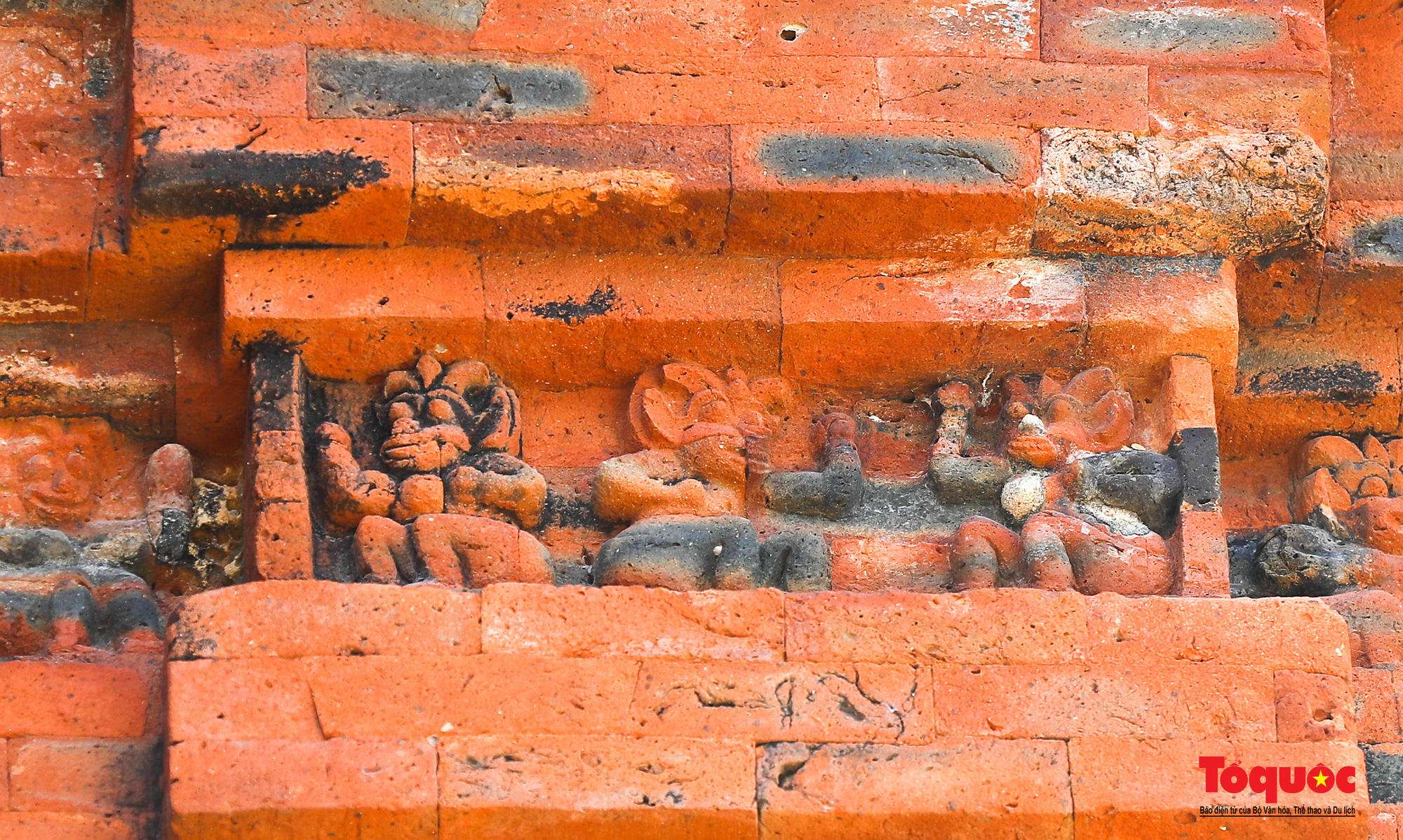 Ngắm Tháp Bánh ít - Kiệt tác kiến trúc ngàn năm tuổi của người Chăm - Ảnh 7.