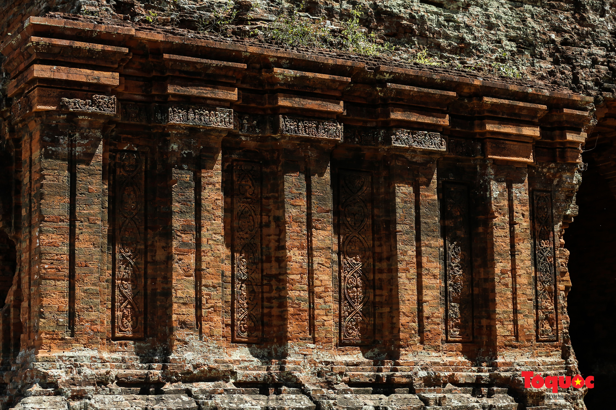 Ngắm Tháp Bánh ít - Kiệt tác kiến trúc ngàn năm tuổi của người Chăm - Ảnh 12.