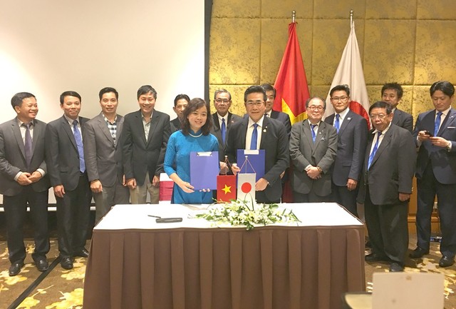 Việt Nam và Nhật Bản ký kết bản ghi nhớ thỏa thuận hợp tác trao đổi nguồn nhân lực du lịch - Ảnh 1.
