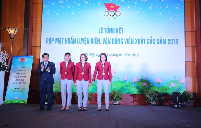 Bộ trưởng Nguyễn Ngọc Thiện gặp mặt HLV, VĐV xuất sắc năm 2018 - Ảnh 2.