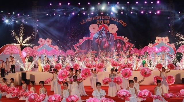 Lạng Sơn: Tưng bừng lễ hội hoa Đào Xứ Lạng 2019 - Ảnh 1.
