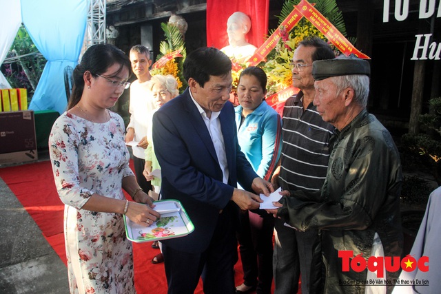 Bộ trưởng Nguyễn Ngọc Thiện dự Ngày hội Đại đoàn kết cùng người dân Thừa Thiên Huế - Ảnh 3.