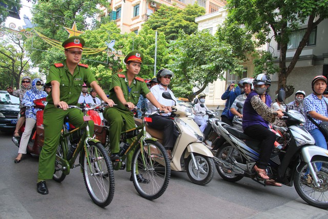 Xây dựng lực lượng Công an nhân dân theo phong cách đạo đức Hồ Chí Minh - Ảnh 2.