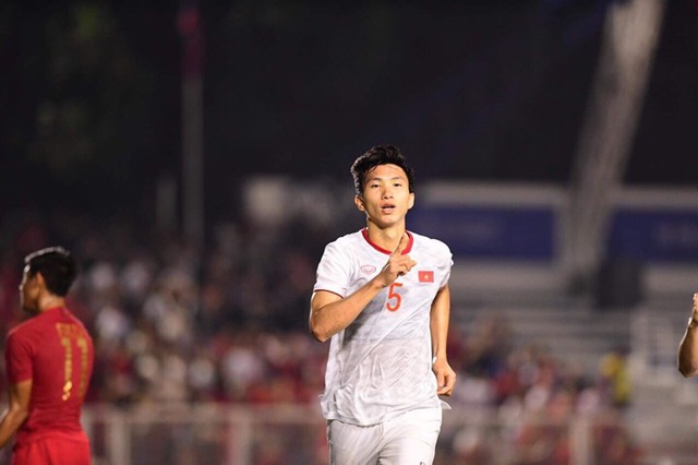 Giành huy chương vàng môn bóng đá nam: Bộ trưởng Nguyễn Ngọc Thiện thưởng 1 tỷ đồng cho đội tuyển U22 Việt Nam - Ảnh 1.