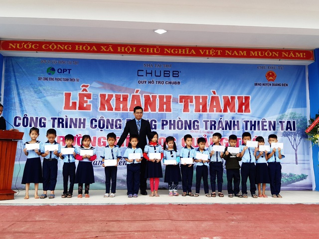Học sinh vùng rốn lũ Thừa Thiên Huế có trường học mới kiêm chỗ phòng tránh thiên tai - Ảnh 3.
