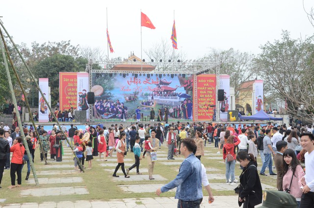 Lễ hội vùng Lim xuân Kỷ Hợi 2019: Nghiêm cấm lợi dụng trò chơi dân gian để tổ chức cờ bạc trá hình - Ảnh 1.