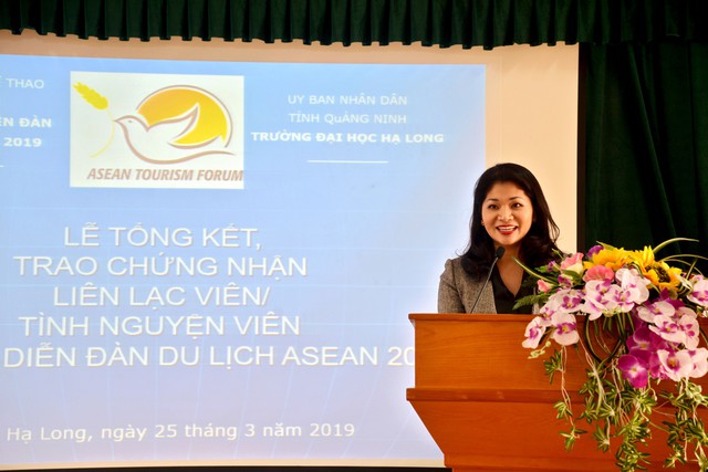 Lễ Tổng kết và trao chứng nhận Liên lạc viên/ Tình nguyện viên Diễn đàn Du lịch ASEAN 2019 - Ảnh 1.