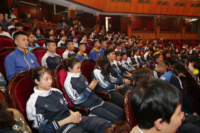 Trao thưởng các HLV, VĐV tiêu biểu và HLV, VĐV người khuyết tật xuất sắc tại Chương trình “Vinh quang Thể thao Việt Nam” - Ảnh 4.