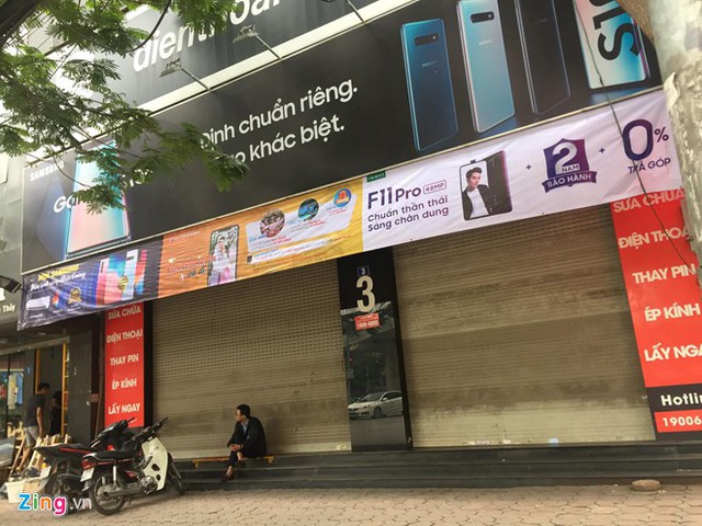 Nhật Cường Mobile bị khám xét, đóng cửa hàng loạt: những sản phẩm đang thời hạn bảo hành hoặc sửa chữa của khách hàng sẽ có số phận thế nào? - Ảnh 1. Nhật Cường Mobile bị khám xét, đóng cửa hàng loạt: những sản phẩm đang thời hạn bảo hành hoặc sửa chữa của khách hàng sẽ có số phận thế nào? - Ảnh 1.