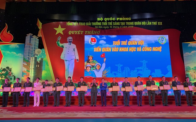 Phó Thủ tướng Vũ Đức Đam: Trí tuệ Việt Nam đã làm nên nhiều điều không tưởng trong lịch sử - Ảnh 2. Phó Thủ tướng Vũ Đức Đam: Trí tuệ Việt Nam đã làm nên nhiều điều không tưởng trong lịch sử - Ảnh 2.