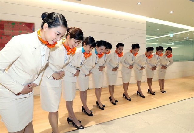 Tại sao hàng không Hàn Quốc liên tục tuyển dụng tiếp viên Việt Nam? - Ảnh 1. Tại sao hàng không Hàn Quốc liên tục tuyển dụng tiếp viên Việt Nam? - Ảnh 1.