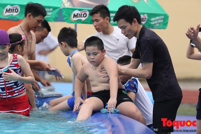 Lễ phát động toàn dân học bơi, phòng chống đuối nước năm 2019 - Ảnh 10. Lễ phát động toàn dân học bơi, phòng chống đuối nước năm 2019 - Ảnh 10.