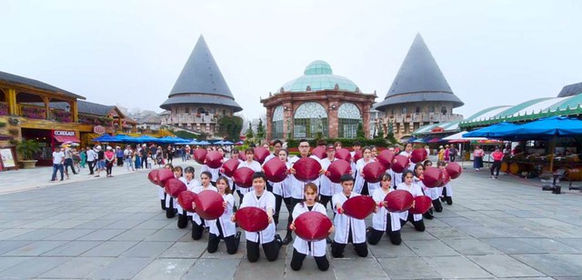 Lộ diện 4 đội vào chung kết cuộc thi nhảy Flashmob 2019 - Ảnh 3. Lộ diện 4 đội vào chung kết cuộc thi nhảy Flashmob 2019 - Ảnh 3.