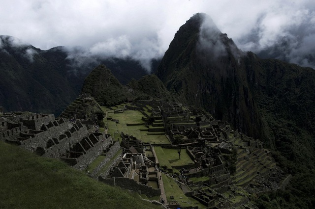 Du khách phá hoại di sản Machu Picchu bị áp dụng loạt hình phạt cực kì mạnh - Ảnh 1.