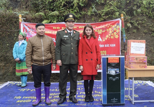 Cục Hậu cần - Bộ Công an chăm lo tết cho người nghèo Pác Nặm - Ảnh 2. Cục Hậu cần - Bộ Công an chăm lo tết cho người nghèo Pác Nặm - Ảnh 2.