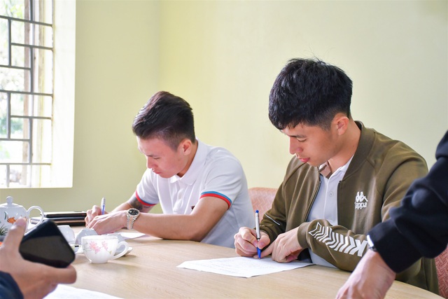 Nguyễn Quang Hải, Trần Đình Trọng hoàn thiện thủ tục nhập học chính thức tại Trường Đại học TDTT Bắc Ninh - Ảnh 1.