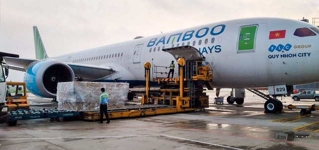 Cận cảnh chuyến bay đặc biệt của Bamboo Airways đưa công dân Séc và châu Âu hồi hương - Ảnh 4. Cận cảnh chuyến bay đặc biệt của Bamboo Airways đưa công dân Séc và châu Âu hồi hương - Ảnh 4.