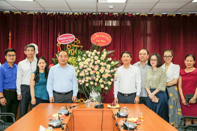 Thứ trưởng Bộ VHTTDL Lê Khánh Hải chúc mừng các cơ quan báo chí - Ảnh 8.