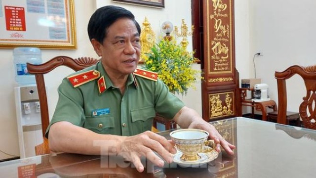 Trung tướng Đoàn Duy Khương: 'Chưa đêm nào tôi được ngủ trước 2h sáng' - Ảnh 2. Trung tướng Đoàn Duy Khương: 'Chưa đêm nào tôi được ngủ trước 2h sáng' - Ảnh 2.
