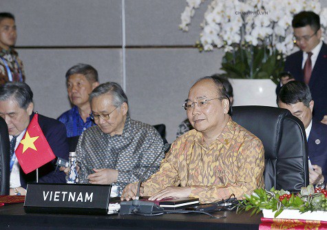 Thủ tướng đề nghị IMF, WB tư vấn xây dựng cơ chế cảnh báo rủi ro kinh tế vĩ mô cho ASEAN - Ảnh 2.