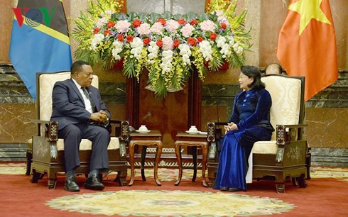 Quyền Chủ tịch nước: Việt Nam coi trọng quan hệ với Tanzania - Ảnh 2.
