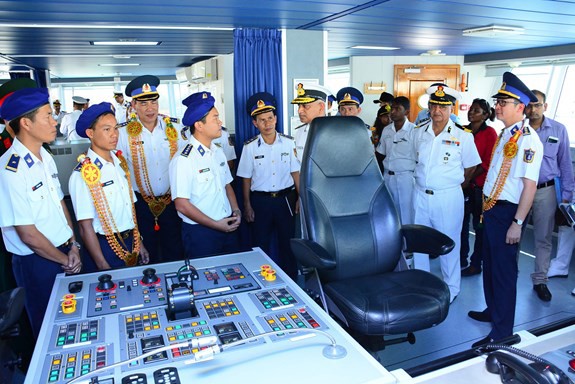 Những khoảnh khắc tàu Cảnh sát biển Việt Nam lần đầu đến thăm Ấn Độ - Ảnh 5.