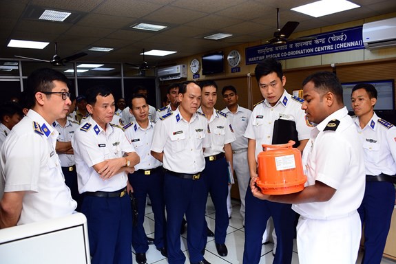 Những khoảnh khắc tàu Cảnh sát biển Việt Nam lần đầu đến thăm Ấn Độ - Ảnh 8.