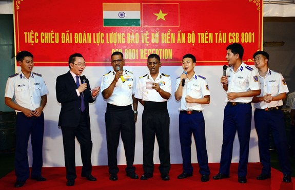Những khoảnh khắc tàu Cảnh sát biển Việt Nam lần đầu đến thăm Ấn Độ - Ảnh 9.