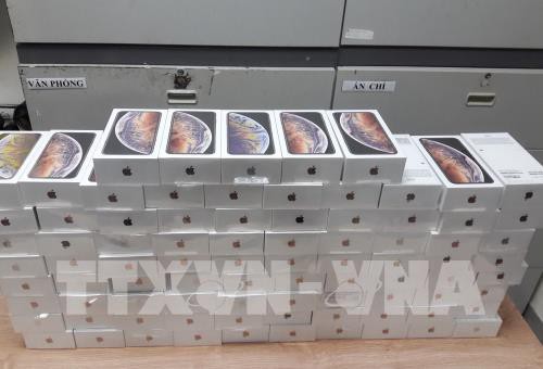 Gần 1.200 điện thoại iPhone bị thu giữ tại sân bay Nội Bài - Ảnh 1.