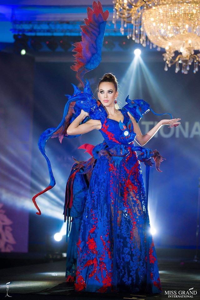 Việt Nam đứng thứ 2 trong Top 10 trang phục truyền thống đẹp nhất tại Miss Grand International 2018 - Ảnh 5.