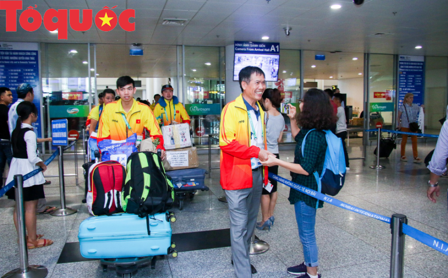 Đoàn thể thao Olympic trẻ Việt Nam về nước sau kỳ Đại hội thành công vượt ngoài kỳ vọng - Ảnh 2.