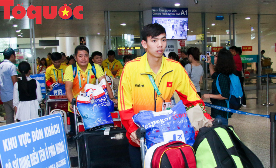 Đoàn thể thao Olympic trẻ Việt Nam về nước sau kỳ Đại hội thành công vượt ngoài kỳ vọng - Ảnh 3.