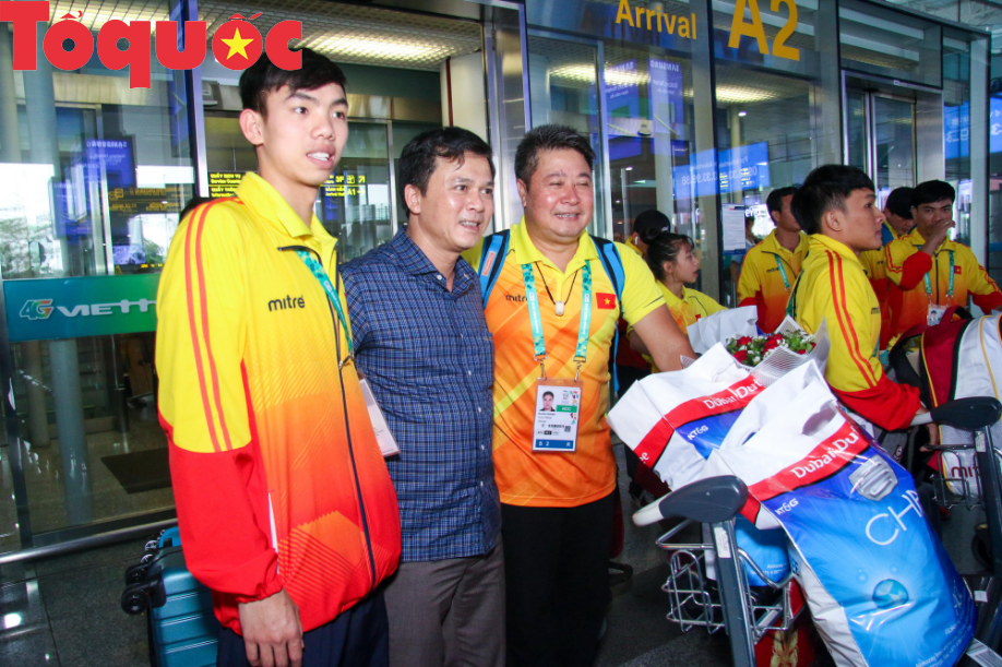 Đoàn thể thao Olympic trẻ Việt Nam về nước sau kỳ Đại hội thành công vượt ngoài kỳ vọng - Ảnh 7.