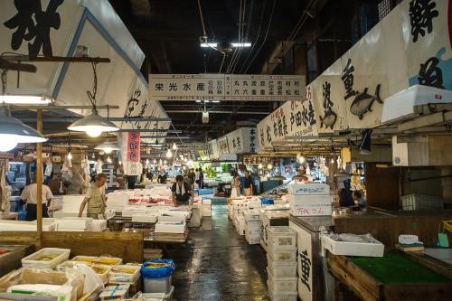Chợ cá Tsukiji hút khách du lịch chính thức đóng cửa sau 83 năm hoạt động - Ảnh 1.