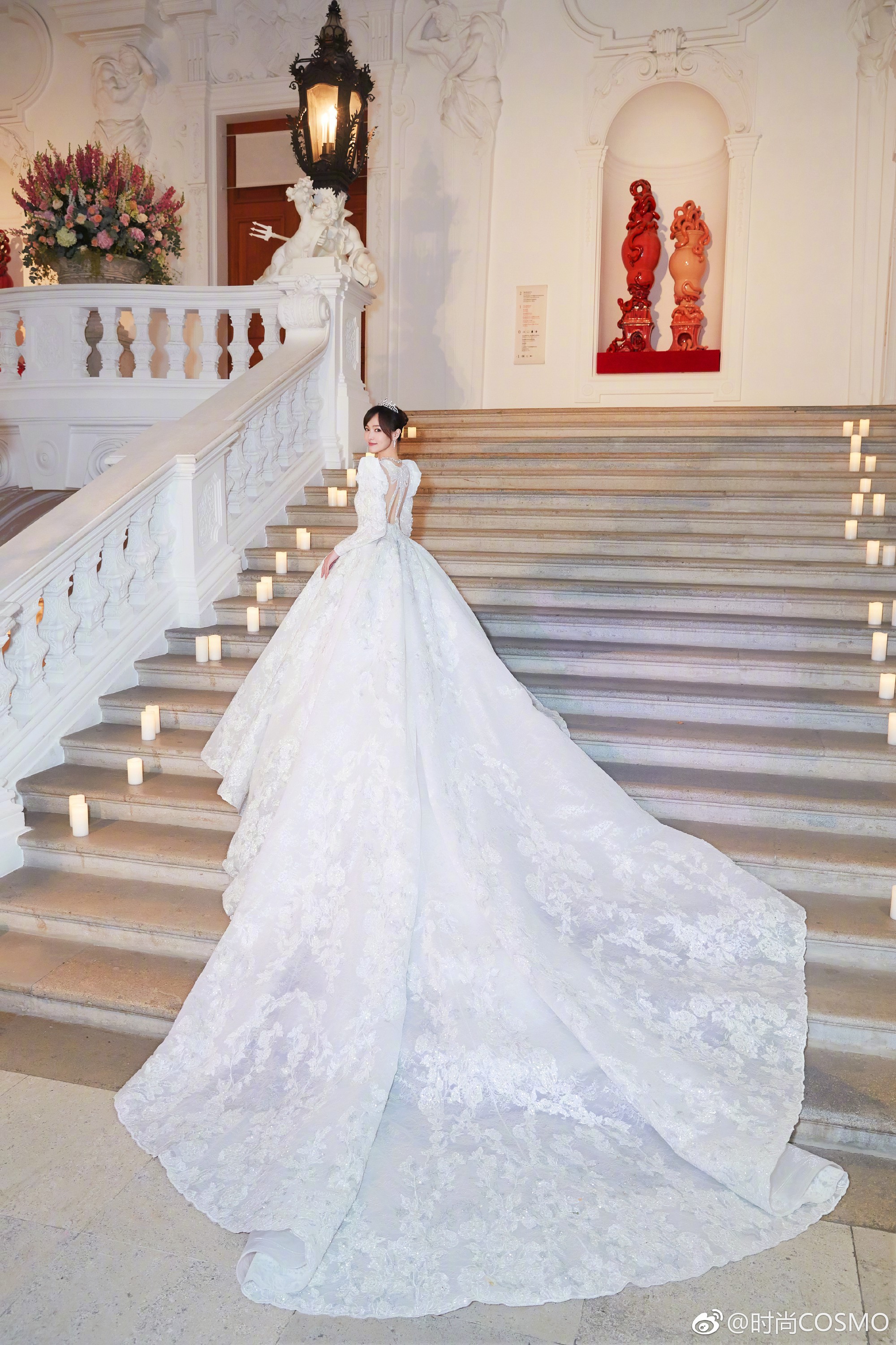 Bộ sưu tập 12 mẫu váy cưới bồng bềnh lộng lẫy và xinh đẹp cho cô dâu