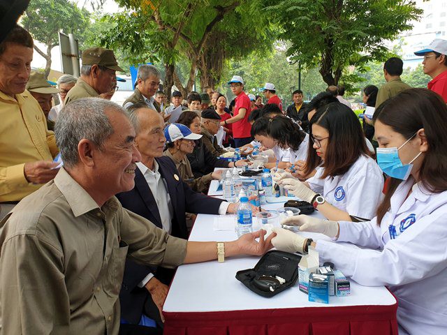 1.000 người dân Hà Nội được xét nghiệm, thăm khám miễn phí bệnh đái tháo đường  - Ảnh 2.