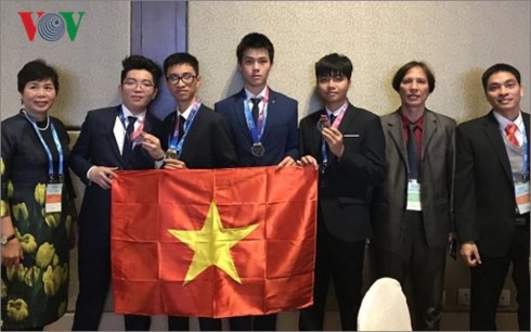 Việt Nam đứng thứ 10 Olympic Thiên văn học và Vật lý thiên văn quốc tế - Ảnh 2.