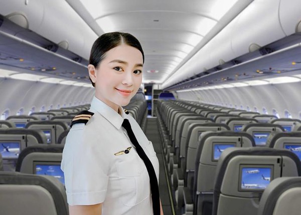 Hành trình ngoạn mục của người đẹp showbiz Việt đầu tiên trở thành phi công - Ảnh 3.