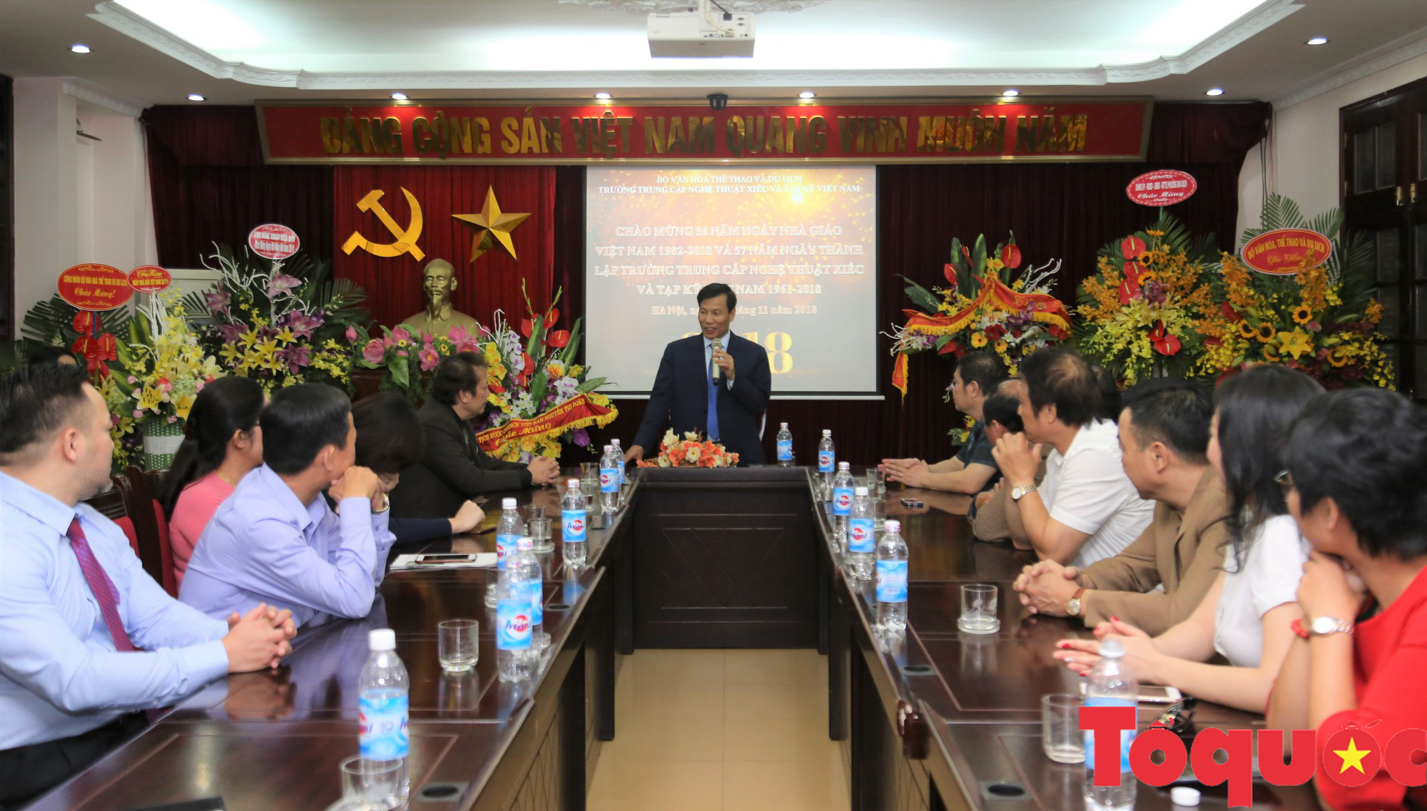 Bộ trưởng Nguyễn Ngọc Thiện chúc mừng Ngày Nhà giáo Việt Nam - Ảnh 6.