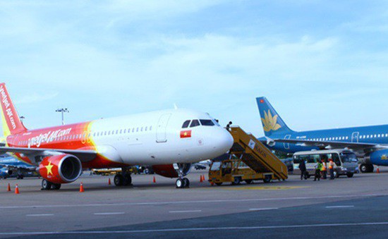 Lại thêm vụ nhân viên hãng Vietjet suýt bị hành hung - Ảnh 1.