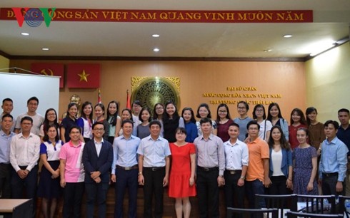 Đại sứ quán Việt Nam hết sức giúp đỡ lưu học sinh tại Thái Lan - Ảnh 2.